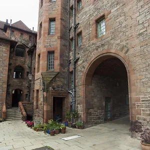 https://historic-dean-village-treasure-sleeps-4.edinburghhotelsuk.org